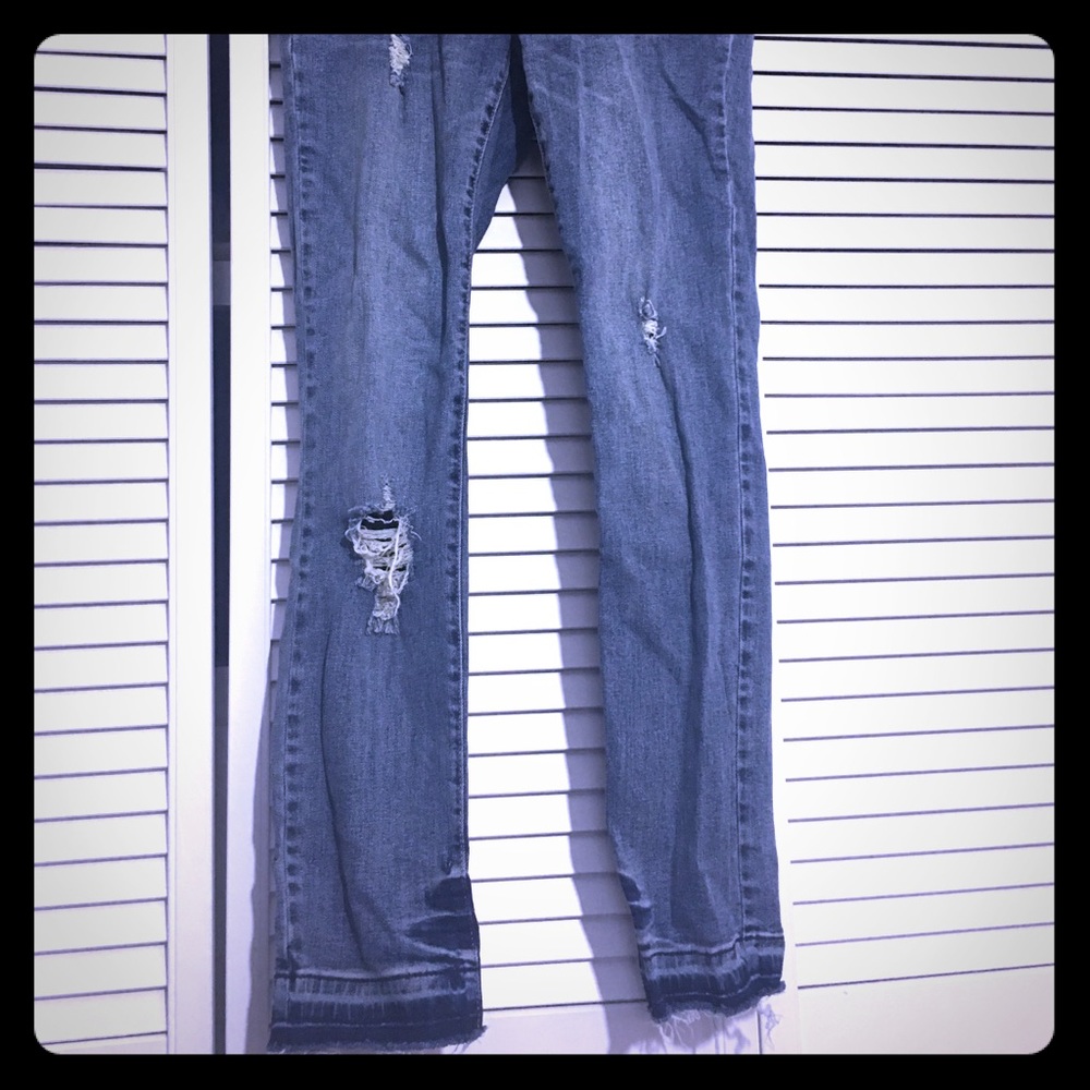 Jessica Simpson S Distressed Maternity Jeans